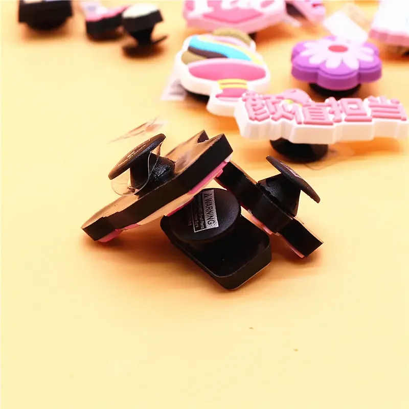 Original 1pcs Pink Girls Series PVC Shoe Buckle Accessories Cosmetics Bear Shoes Charms Clogs Pins Upper Clips Buckle Kids Gifts