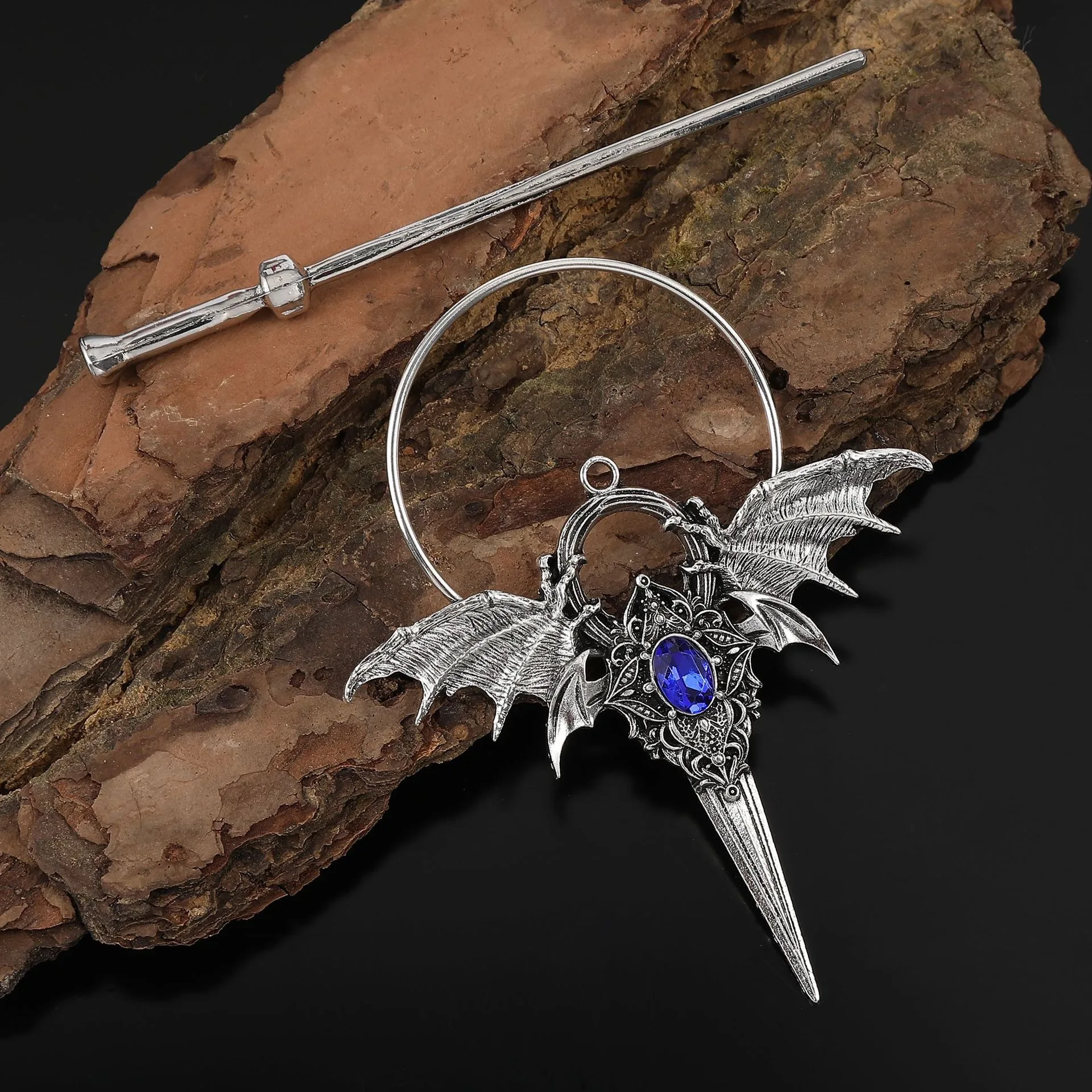 Jepit Rambut Batu Permata Sayap Kelelawar Tiga Dimensi Gelap dengan Detail Ukiran yang Indah, Cocok untuk Gaya Rambut Panjang dan Bulat, Aksesori Kepala yang Unik dan Keren