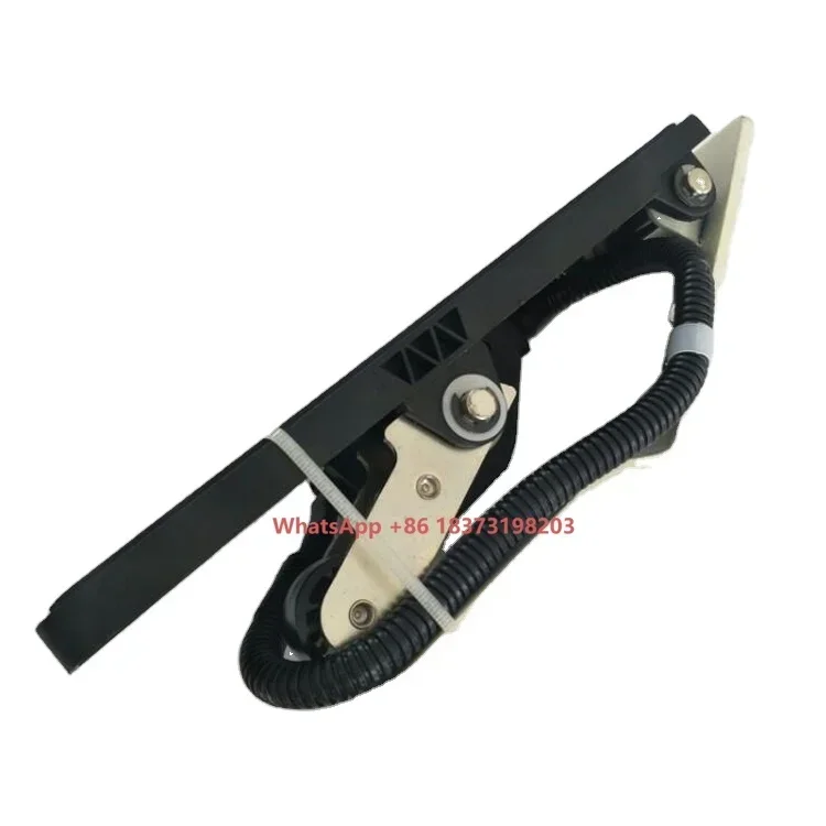 

Truck Crane QY70K QY70K-I Spare Parts Accelerator Pedal 803200079