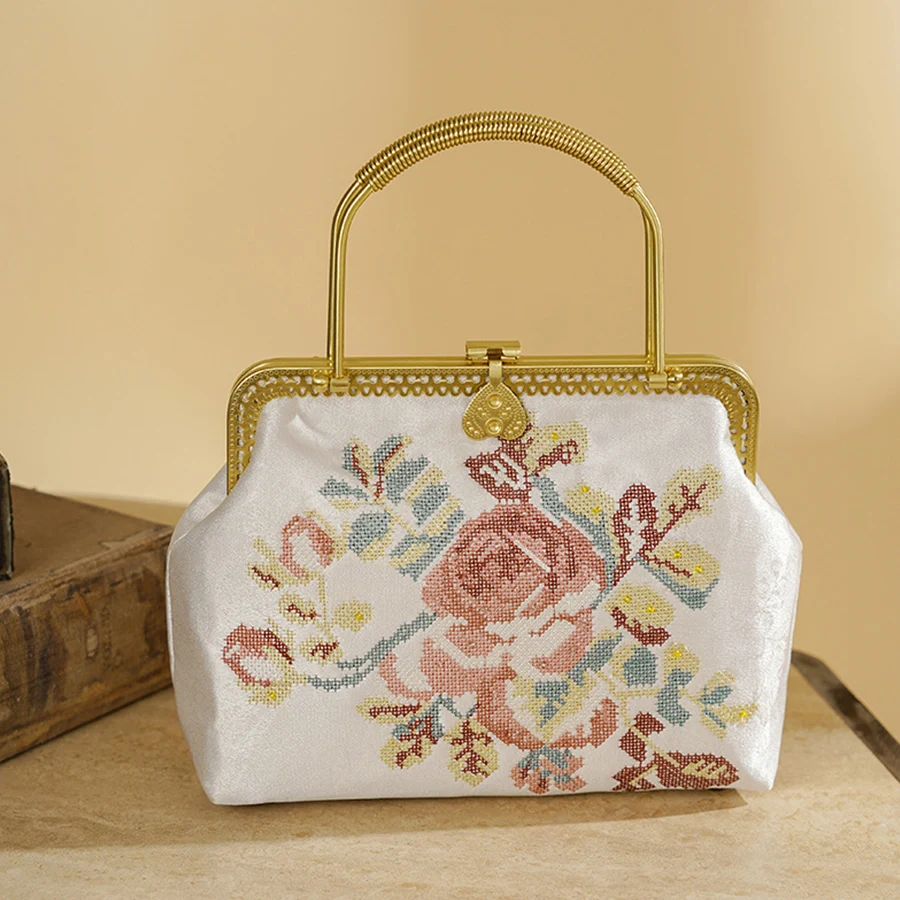 

Chinese style flower embroidered metal clasp handbag cheongsam banquet dinner bags chains shoulder crossbody bag shell clip bags