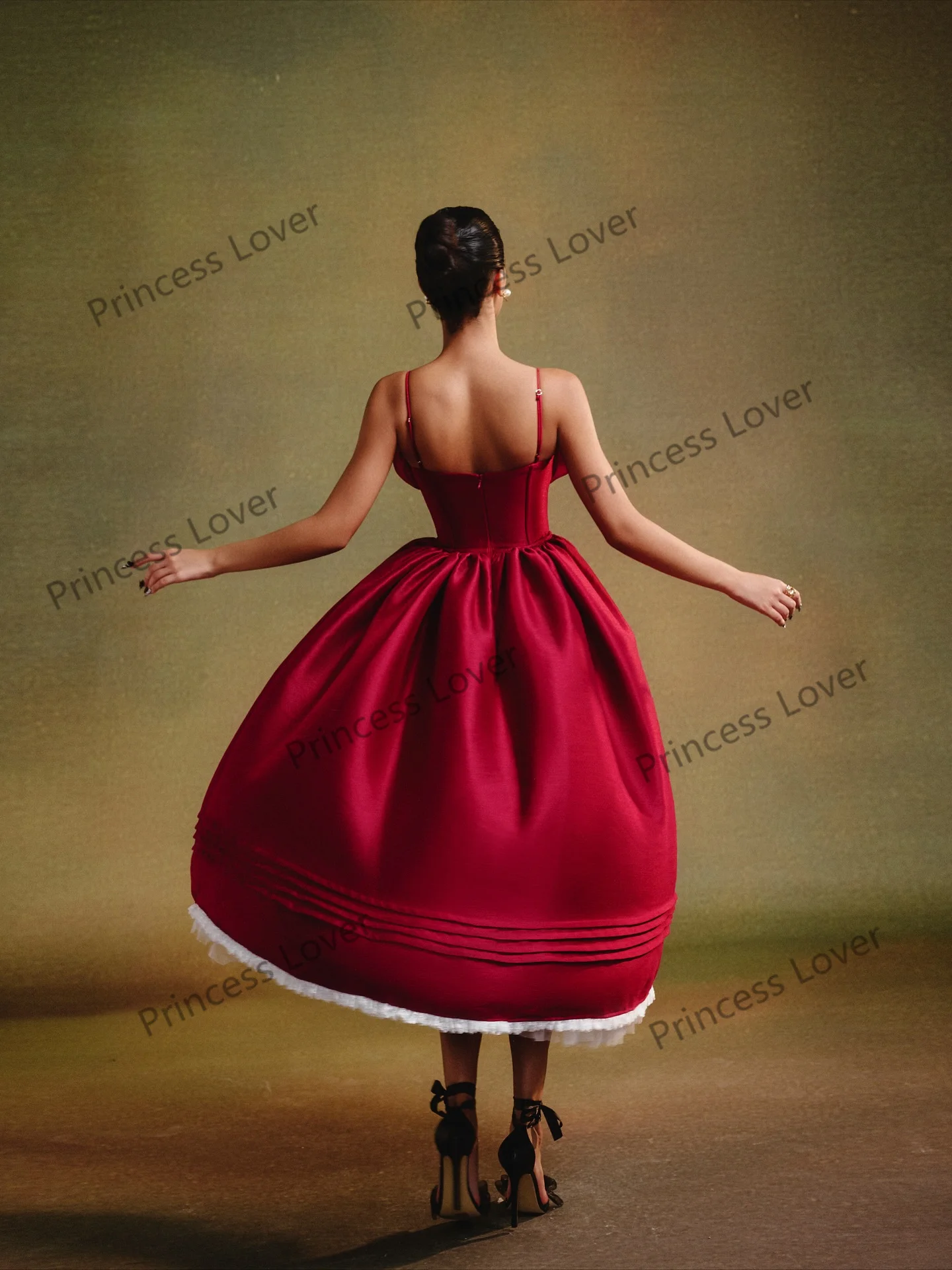 فساتين سهرة بطول الشاي الأحمر امرأة السباغيتي الأشرطة فستان حفلات الزفاف مخصص الأزهار الساتان فستان حفلات فساتين رسمية