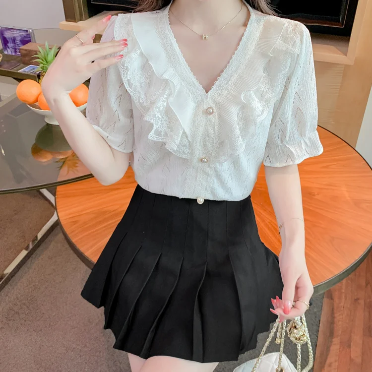 Spitzen-Rüschenhemd mit V-Ausschnitt für Damen im Sommer. Neues französisches, kurzärmeliges Hemd mit süßem Temperament