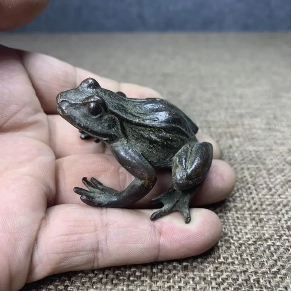 

Collect pure copper solid frog handle pieces, tea pet frog tabletop copper furnishings standing home