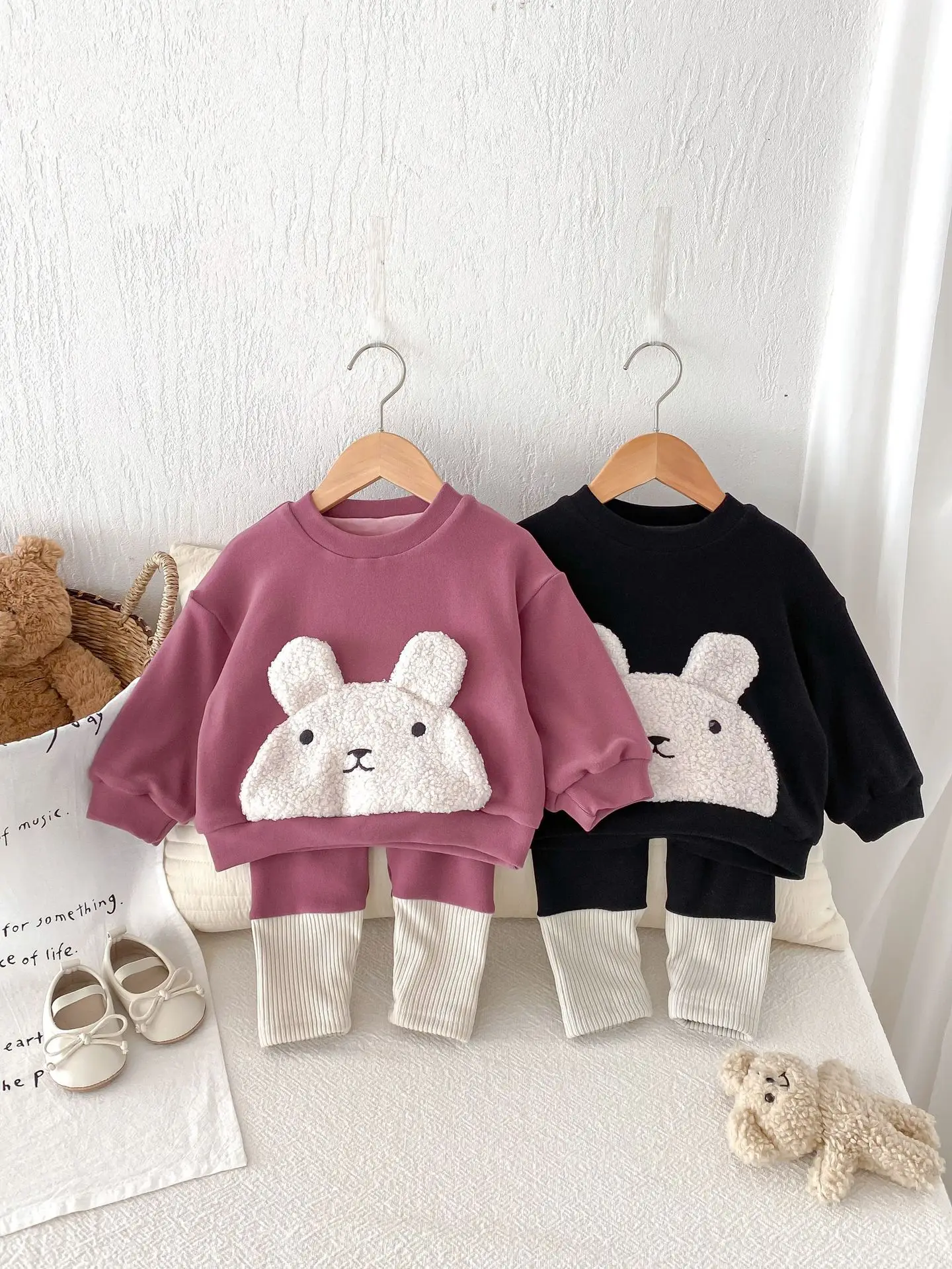 

2025 Winter New Baby Cute Bear Sweatshirt + Splicing Leggings 2pcs Set Plus Velvet Thick Boys Girls Warm Set Infant Outfits