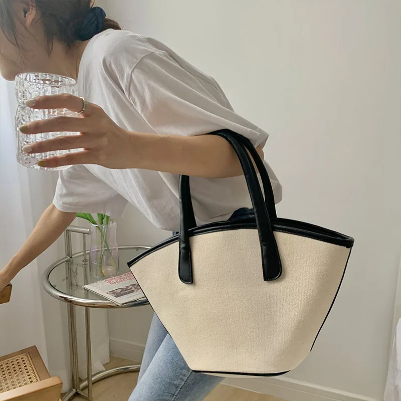 Handheld Canvas Bag For Women 2023 Summer New Canvas Large Capacity Fashion Bucket Bag Seaside Tourism Buckle Tote Bag