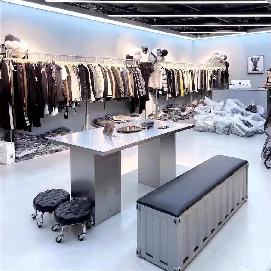 Bekleidungsgeschäft, Präsentation, Requisiten-Display, Tisch