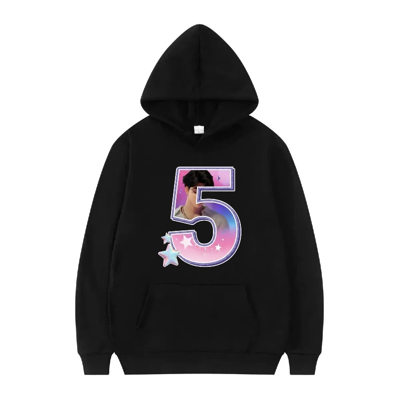 KPop شيطان الصيادين طباعة نمط امرأة رياضي الأبيض الشتاء ملابس علوية فضفاضة البلوفرات السيدات رخيصة Y2k هوديس الرجال بلوزات