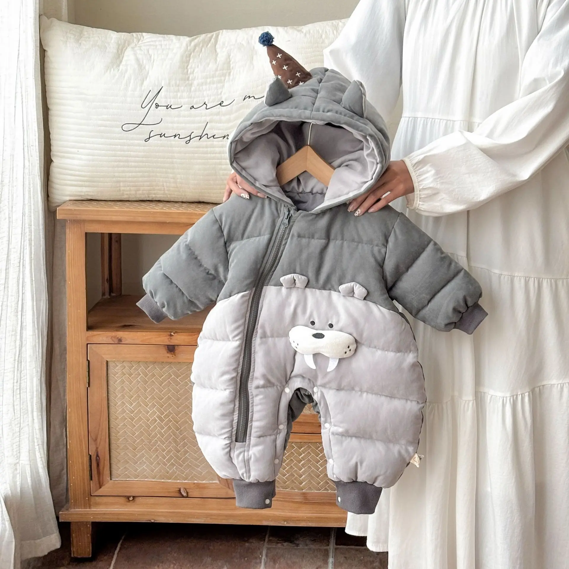 

0-3Y Baby Boys Rompers New Winter Cartoon Embroidery Plush Toddler Boys Jumpsuits Fleece Newborn Boys Overalls Bodysuits