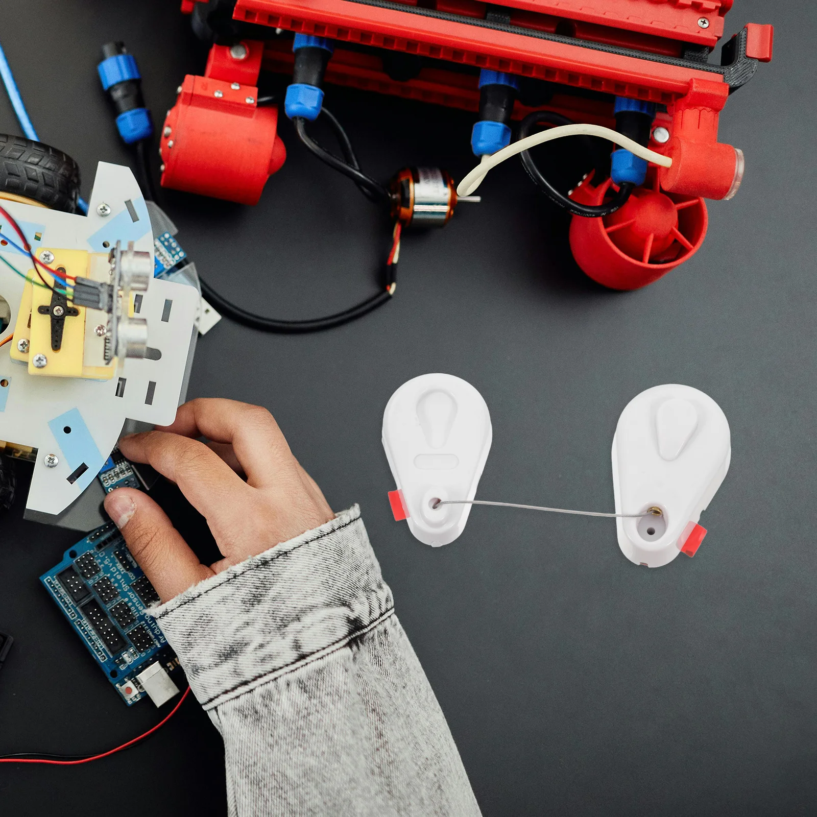 Caixa de cabo retrátil anti-roubo Suporte de fio telescópico retrátil automático para cabo de segurança de produto eletrônico