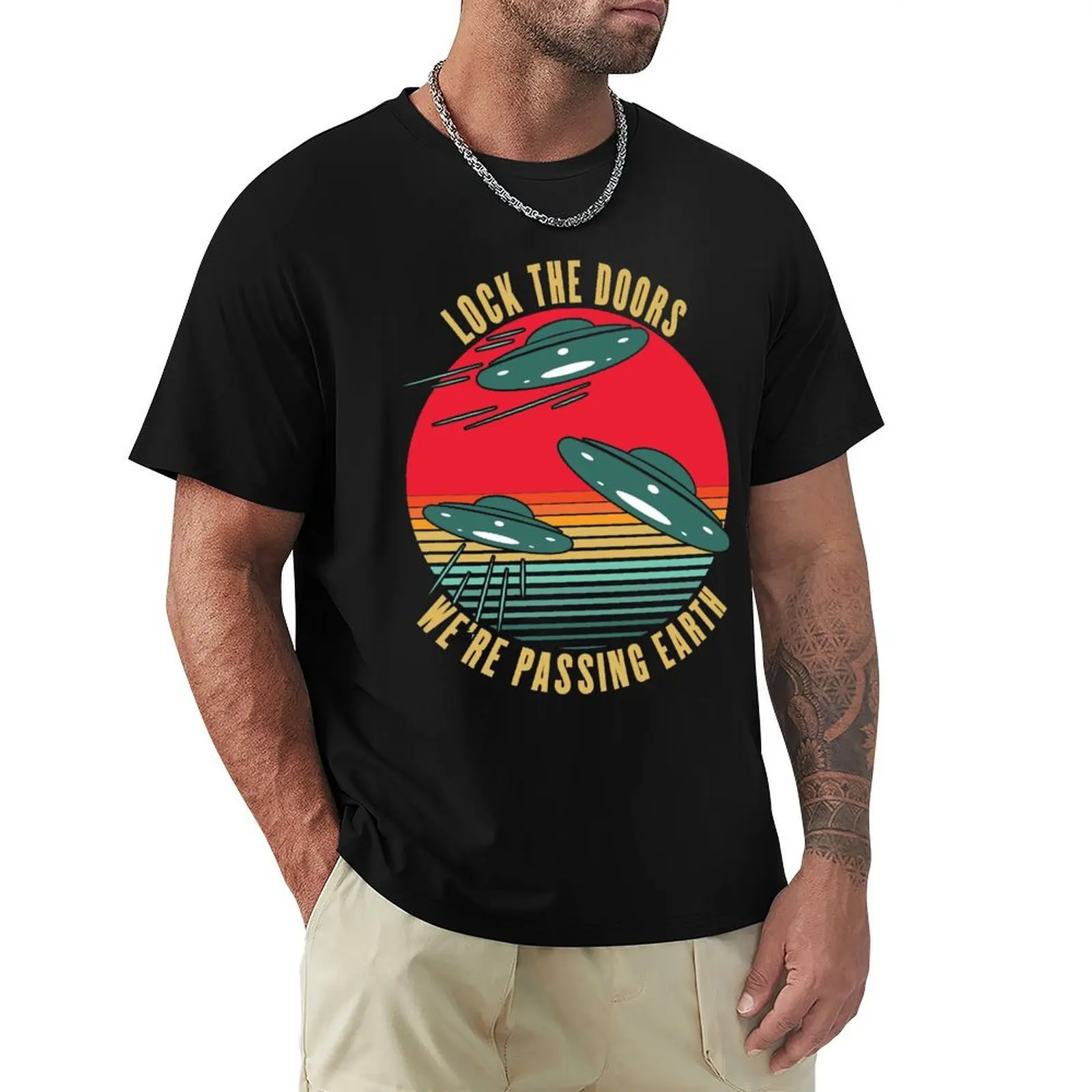 

Lock The Doors We're Passing Earth - Funny Vintage UFO Aliens Round Version 2 T-Shirt valentines clothes Blouse mens t shirts