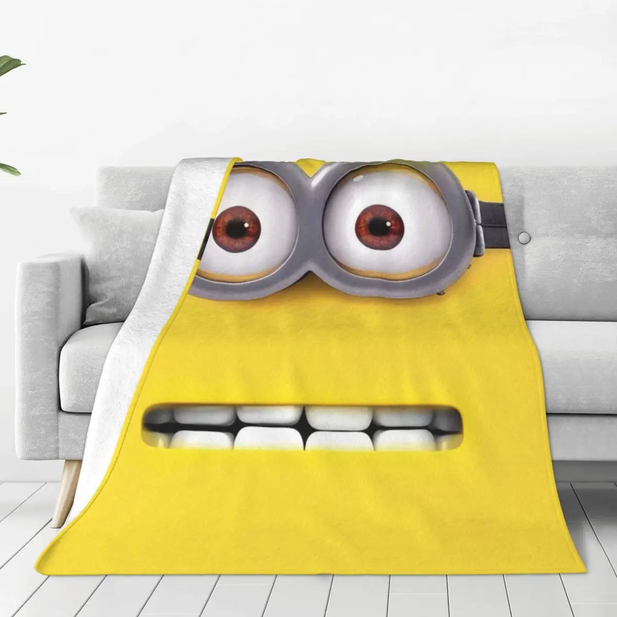 Cute Minions Cartoon Blanket Yellow Big Eyes Warm Soft Plush Throw Blanket For Home Decor Travel Flannel Bedspread Bed Cover