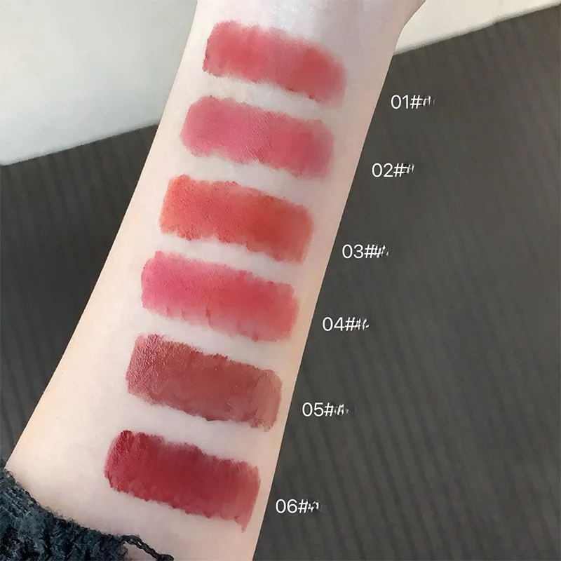 Gege Bear Pink Rabbit Lip Gloss Matte ปรับปรุงสีใบหน้าจี้ลิปสติกแต่งหน้าน่ารักสําหรับผู้หญิง