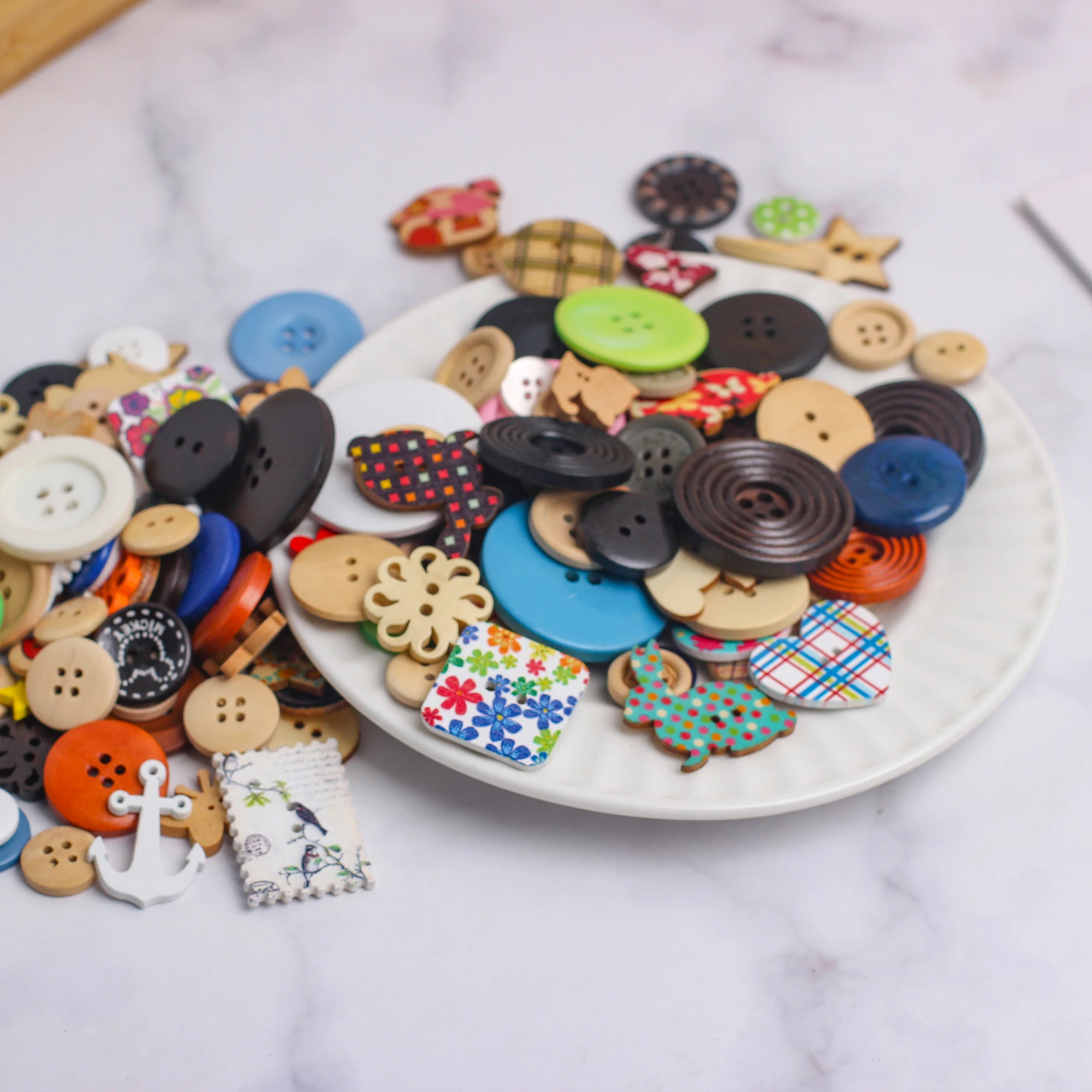 100PCS Mix 2/4 Hole Circular Dotted Line Wooden Buttons Sewing Scrapbook Clothing Sweaters Handwork Home DIY Accessories MIX001