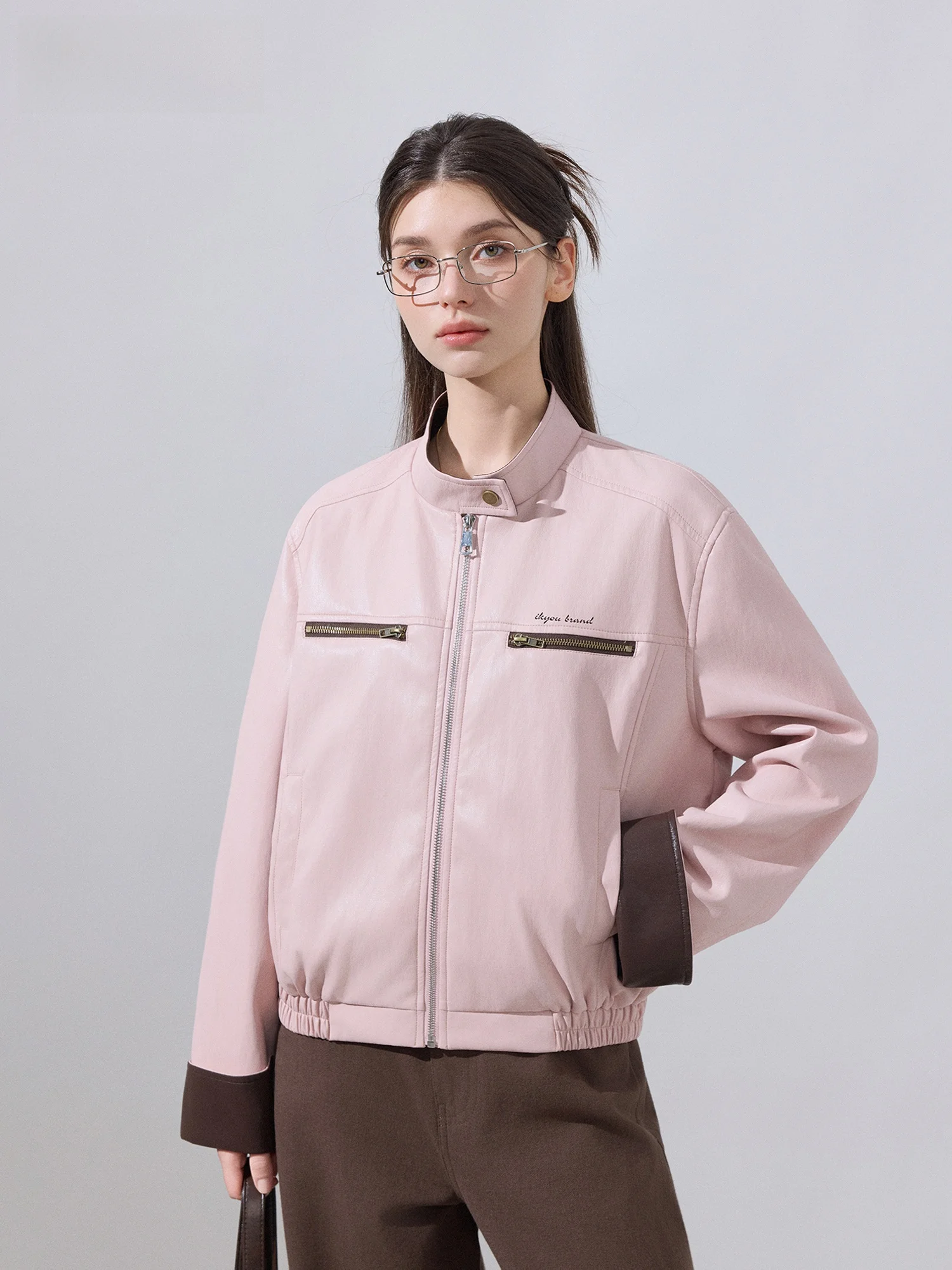 

Ikyou Original Embroidered Pink PU Leather Jaet Women's ort Sle Biker Collar Spring Autumn New Model Casual Faion