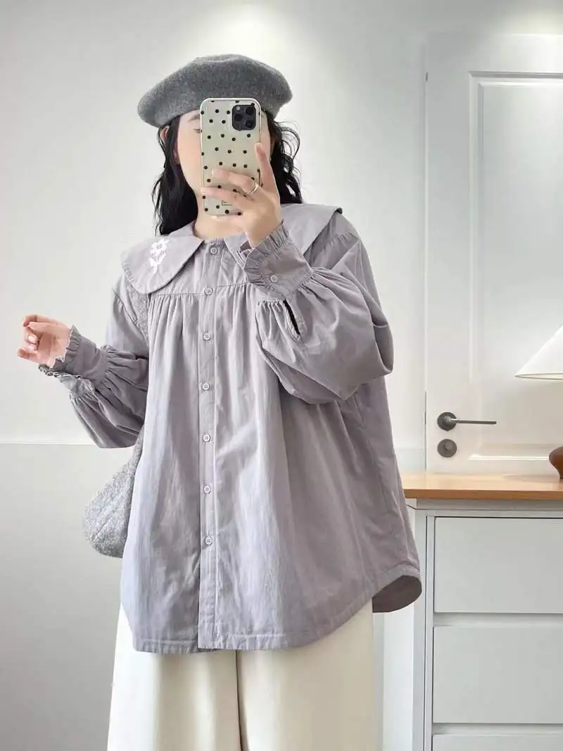 Nueva camisa de manga larga acolchada de algodón de otoño 2025, bordado de cuello Peter Pan para mujer, blusa holgada estilo Preppy Mori Girl T5N321CC