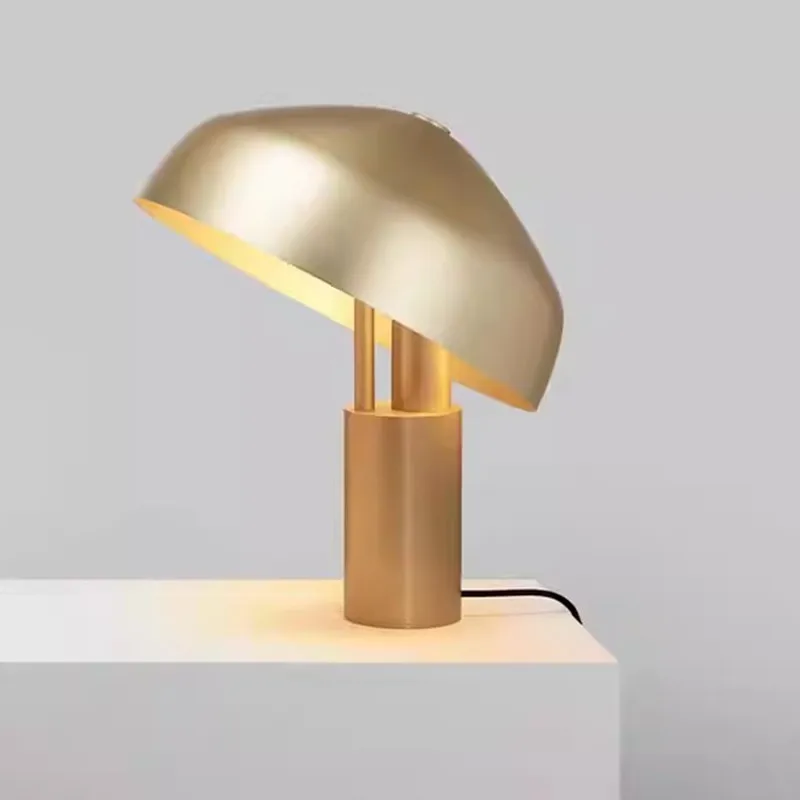 

Nordic Luxury Gold Mushroom Desk Lamp Creative Modern Simple Design for Living Room Bedroom Hotel Bedside Table Lamps