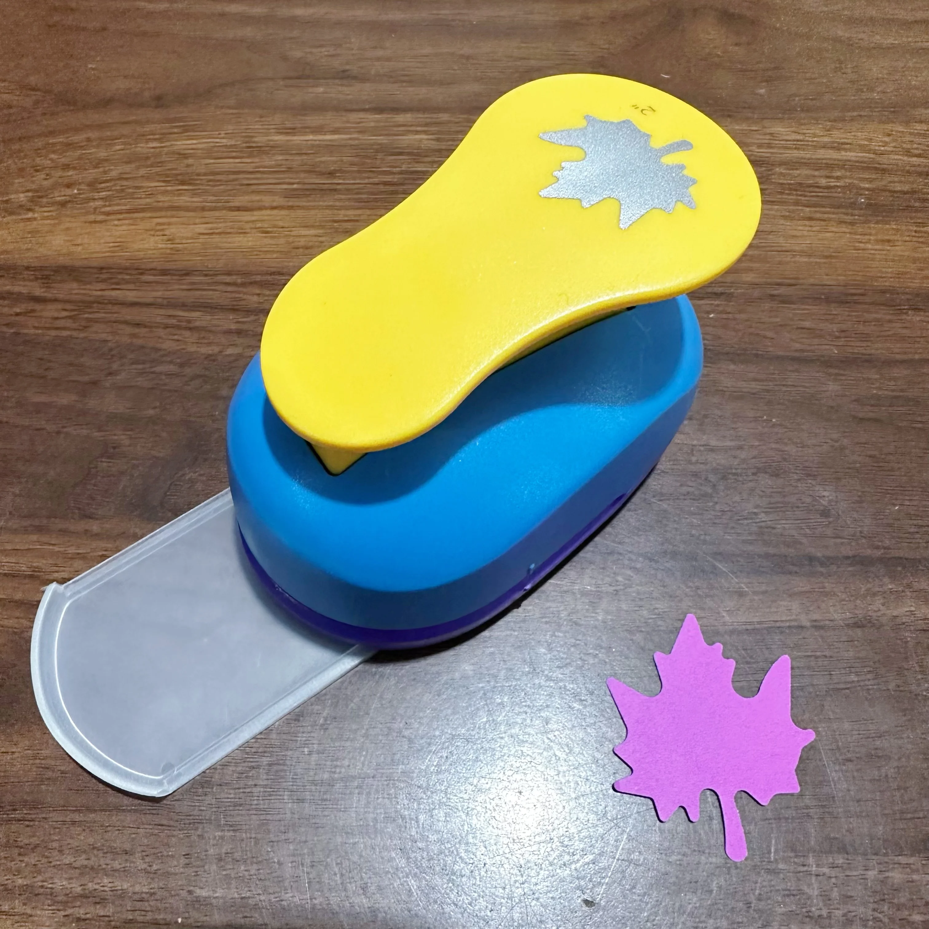 8/16/25/38/50 مللي متر لون عشوائي أوراق القيقب لكمة DIY بها بنفسك النقش اللكمات سكرابوكينغ آلة قطع الورق ثقب لكمة القاطع