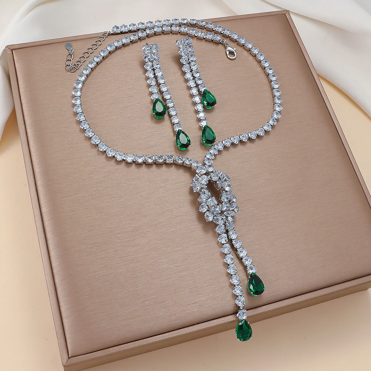 Juego de Joyería de Lujo con Collar y Pendientes de Zirconia Verde en Forma de Gota de Agua con Borlas para Mujer, Regalos para Bodas y Fiestas