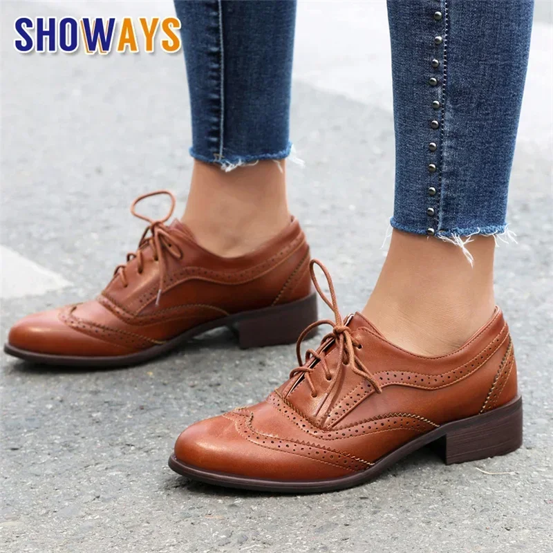 

British Flats Women Oxfords Mid Square Heels White Brown Pinked PU Round Toe Brogues Vintage Lace Up Dress Lady Full Wing Shoes