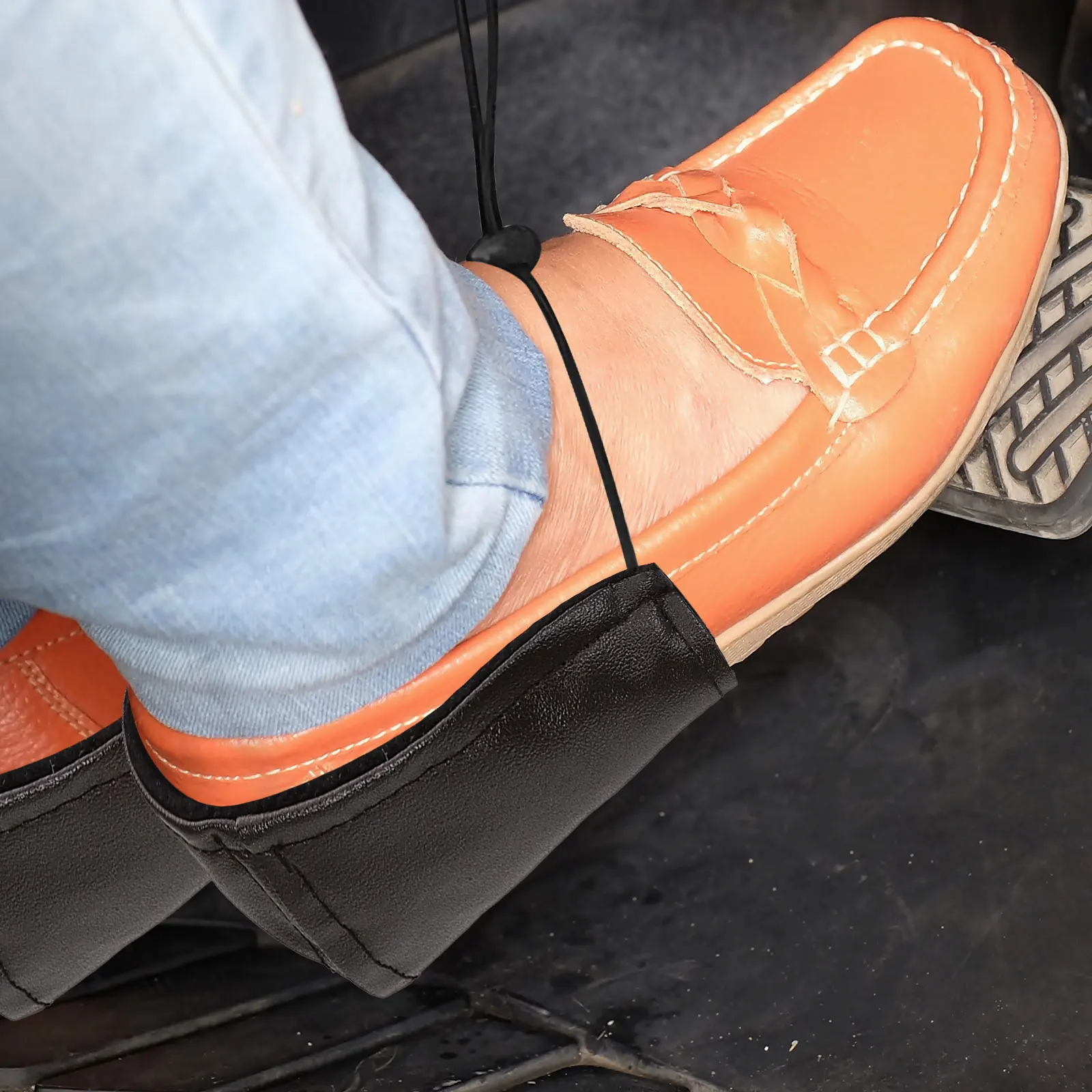 

2Pcs Adjustable PU Heel Protectors Shoe Covers Driving Shoe Heel Guards Wear Resistant Shoes Protector Cover Pads for Heels