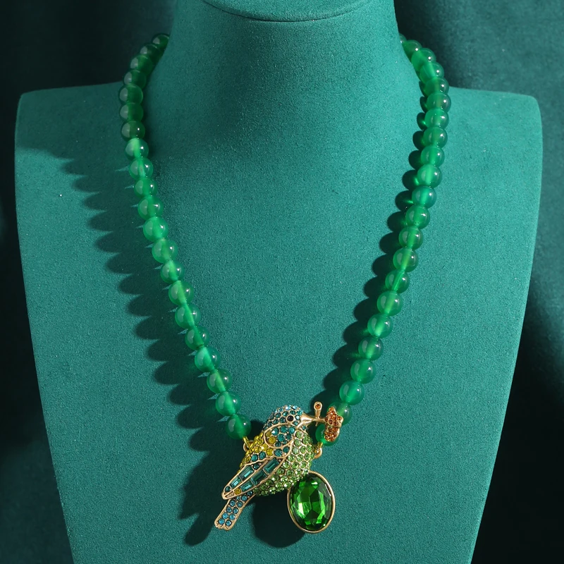 

Vintage Short Green Beads Necklace Rhinestone Colorful Bird Antique Gold Plated Crystal Mother Birthday 2026 Quality Jewelry New