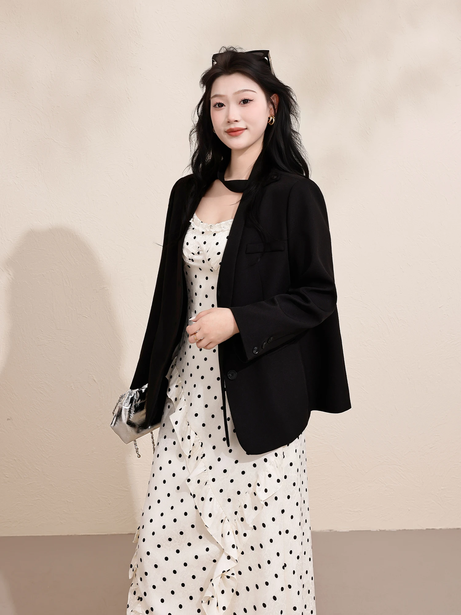 veste-de-costume-elegante-noire-a-col-pour-femmes-grandes-tailles-coupe-droite-decontractee-anti-plis-amincissante-pour-le-printemps-et-les-trajets-quotidiens