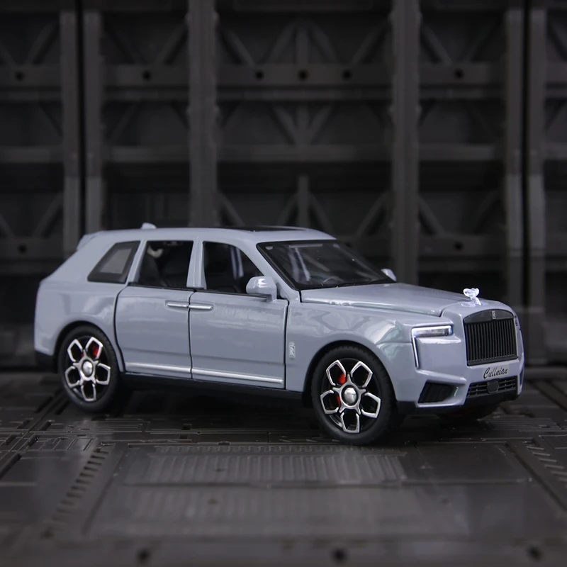 1: 32 Rolls Royce Cullinan modelo de coche de aleación, puertas y capó se pueden abrir, maletero con sonido y luz, regalo de coche de juguete para niños
