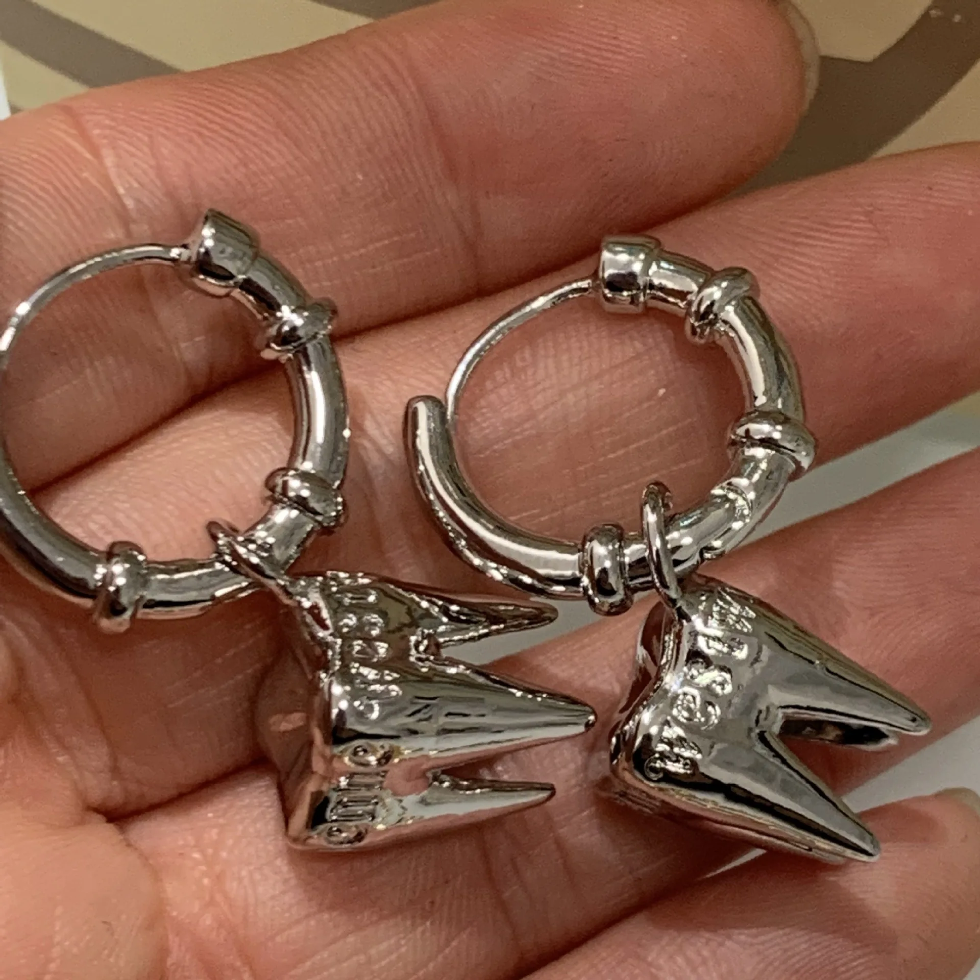 كشمير شعبية زحل أسنان صغيرة فاسق الأذن زر موضة النساء رائعة قلادة أقراط مجوهرات اكسسوارات شعبية 2024