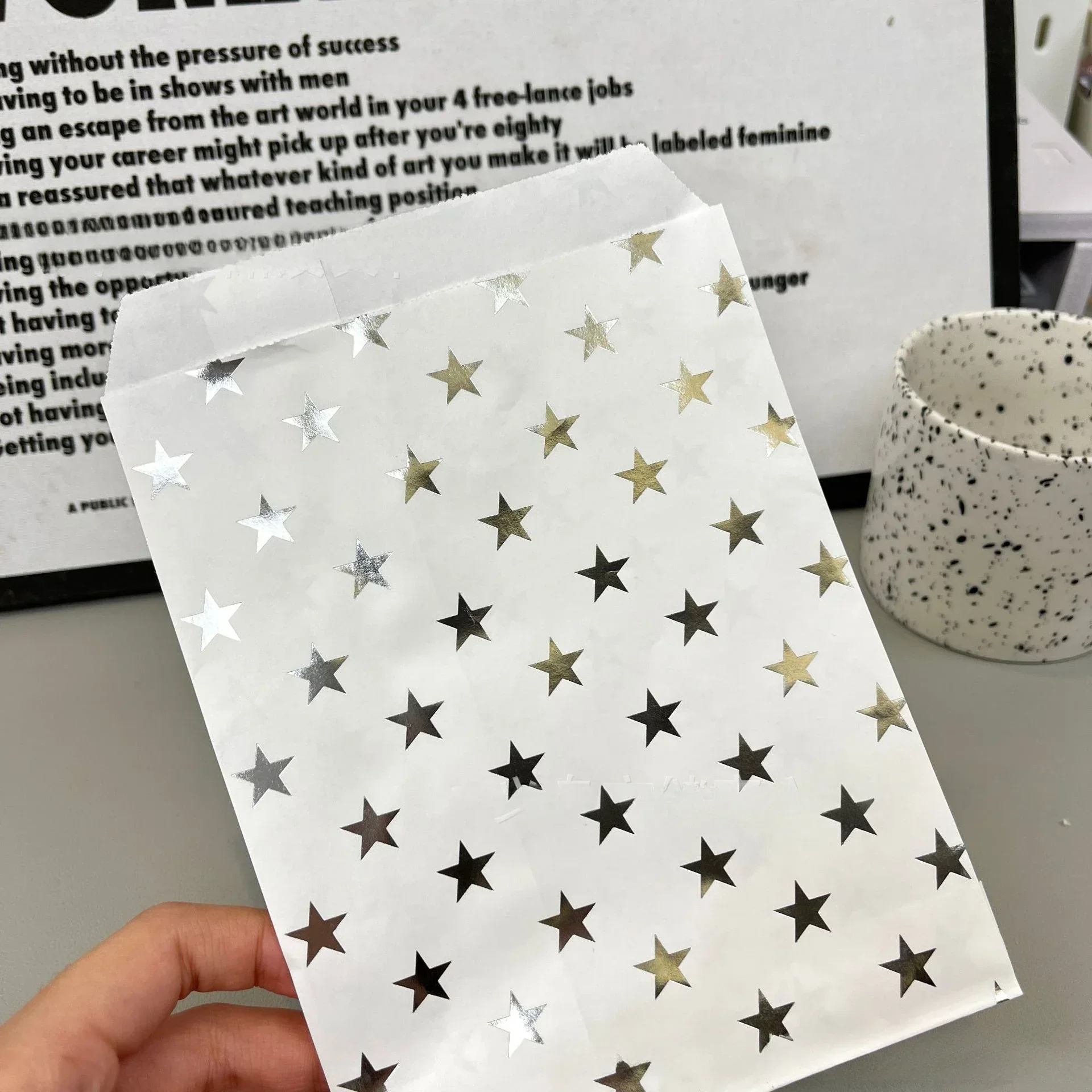 20Pcs Korean Y2K Gloss Silver Star Paper Bag Kpop Idol 3-inch Photo Card DIY Packing Bag Advanced Sense INS Girls Card Packaging