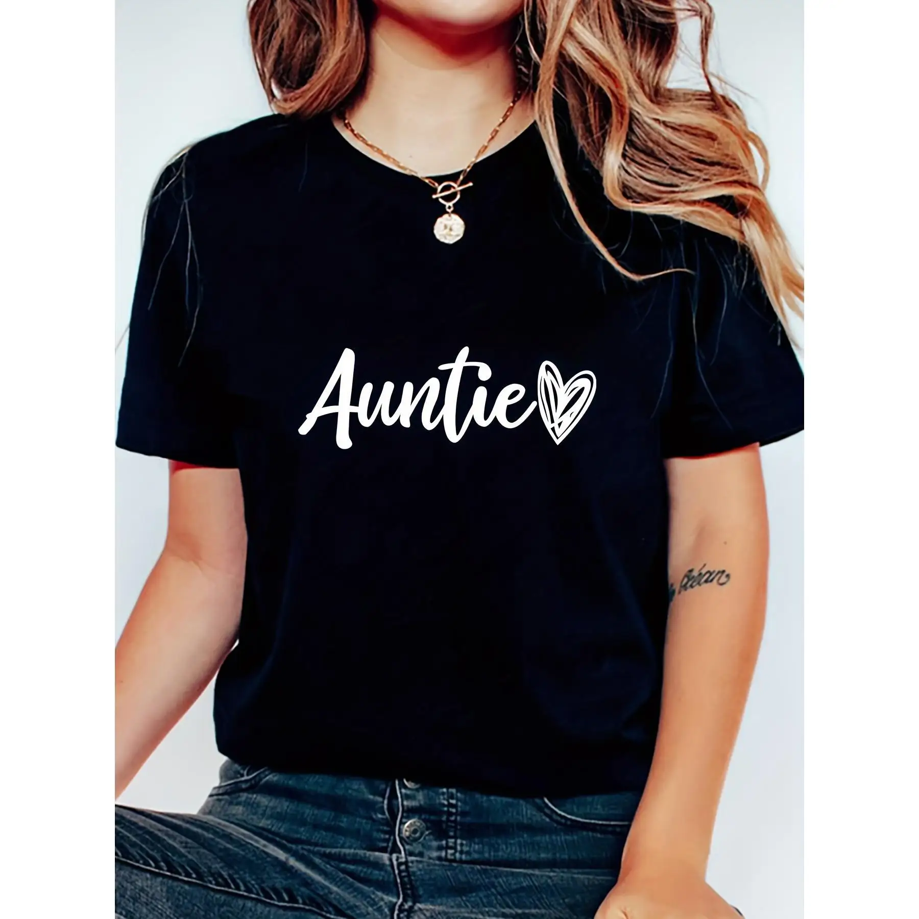 

Auntie T-shirt, Love Heart Print Top, Funny Aunt Shirt, Gift for Aunt, Mother's Day Family Apparel, Women's Casual Tee