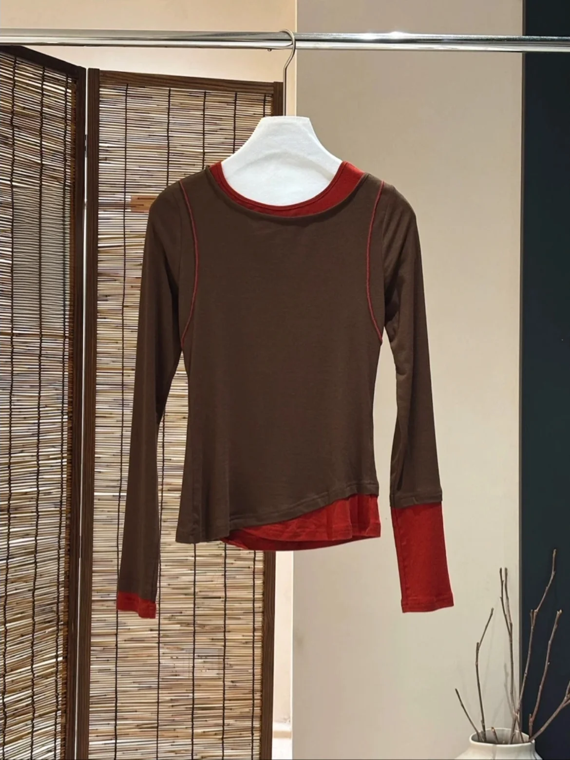 

Футболка Heidd Slim Fit с цветными блоками, эластичная базовая футболка, повседневный стиль, длинный рукав, круглый вырез, другие материалы, женская мода 2025...