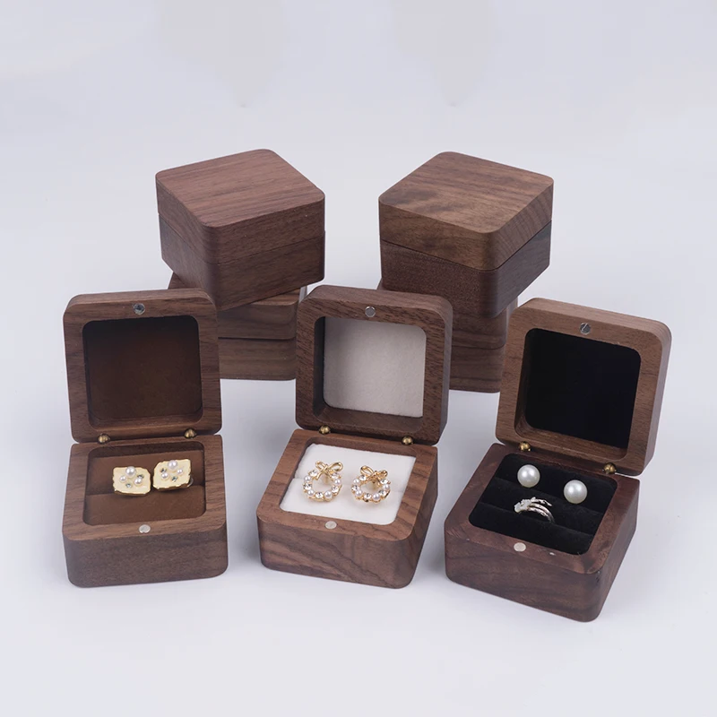 Vintage Wooden Ring Box Jewelry Organizer Square Wood Grain Wedding Rings Holder Earrings Jewelry Display Packaging Gift Boxes