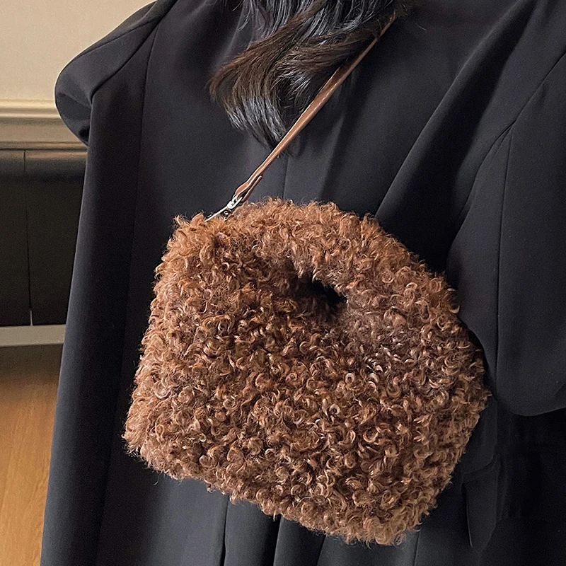 Borse a tracolla semplici in tinta unita Borsa a tracolla singola in lana d'agnello elegante femminile Borsa versatile autunnale e invernale per le donne