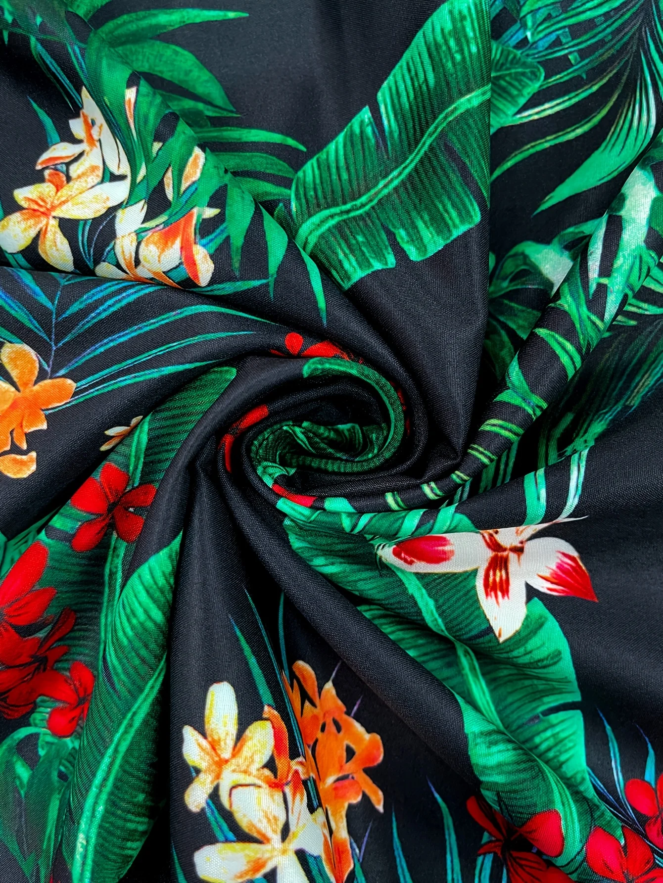 Plus-Size-Midikleid mit Blatt- und Blumenmuster, ärmelloses A-Linien-Sommerkleid mit Rundhalsausschnitt und selbstbindender Taille, Urlaubskleid für kurvige Frauen – Detail 4