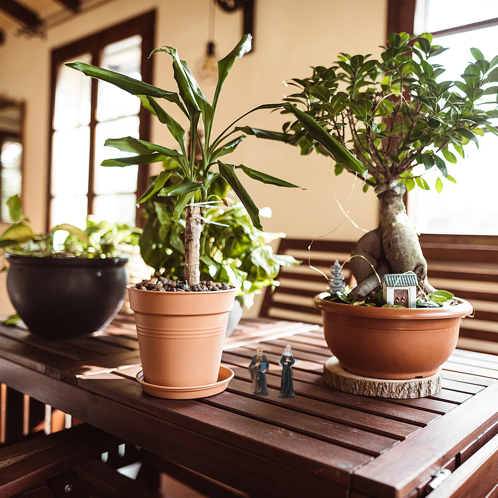 

4Pcs Resin Religious Sculptures Nuns Priests Church Party Favors First Communion Decorations Mini Resin Statues