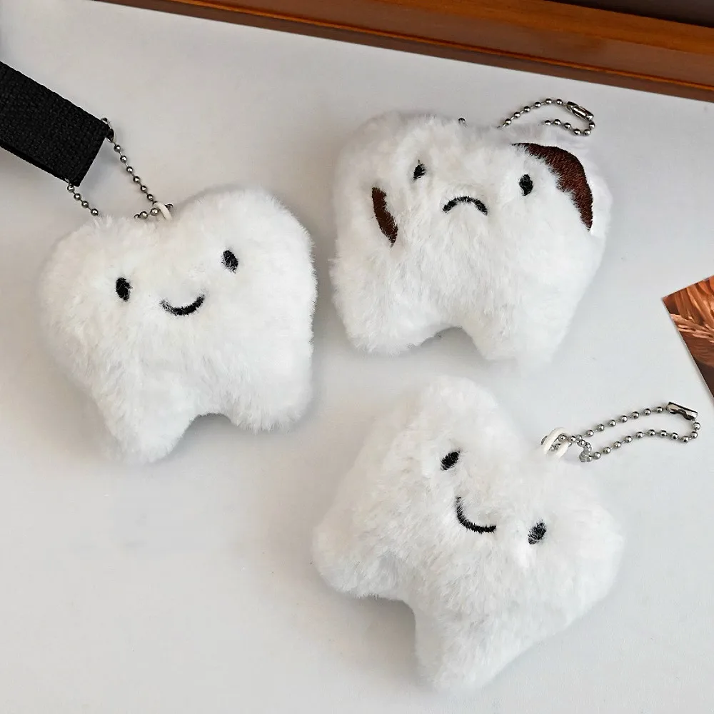 Mini divertido lindo de peluche blanco dientes saludables cavidad colgante de dientes muñeca pequeña bolsa de dibujos animados llavero dijes llavero de coche regalos