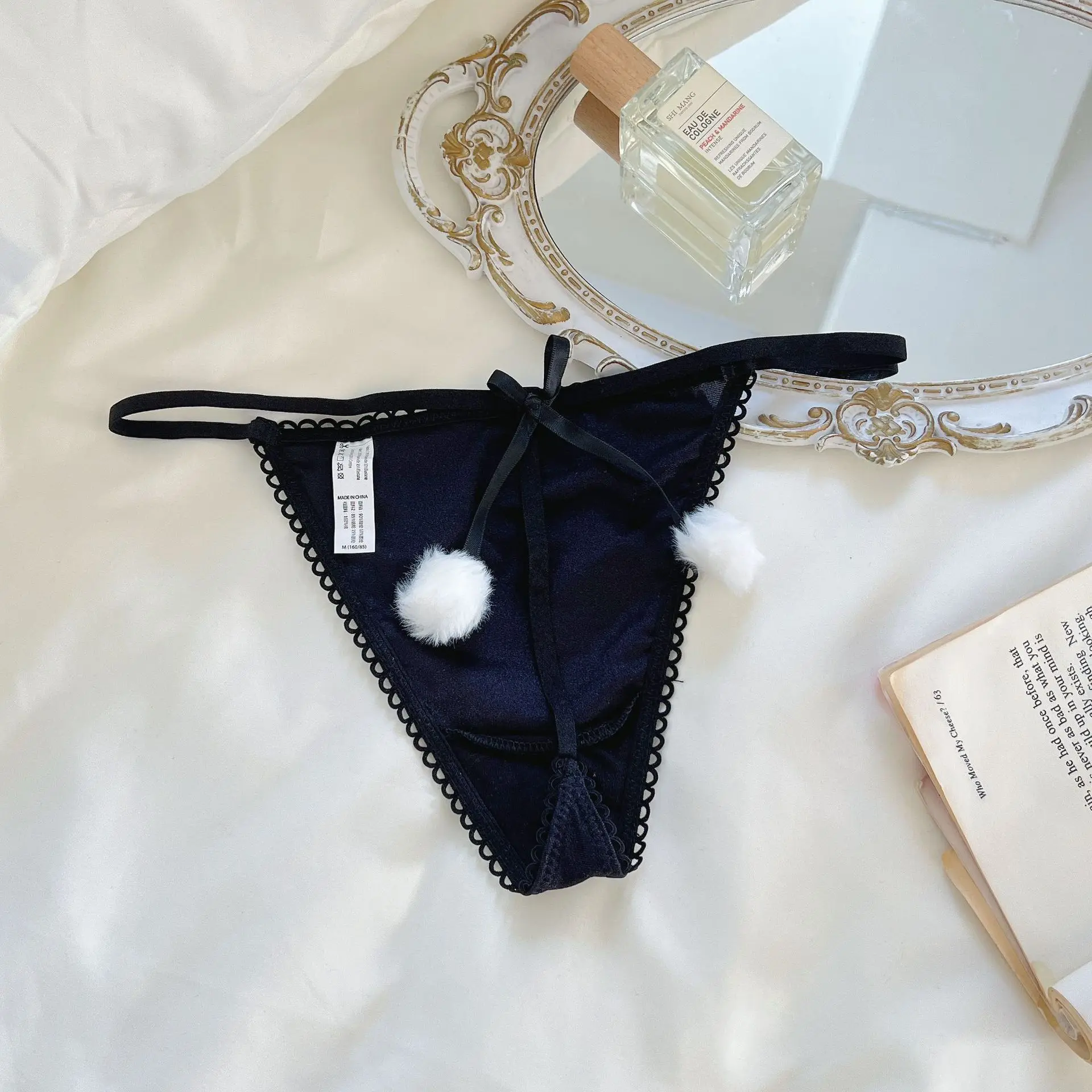 مثير الرغبة النقية إغراء ثونغ المخملية أرنب الأحمر الملابس الداخلية النسائية عيد الحب الحرير الجليد بلون Sexi الإناث الملابس الداخلية