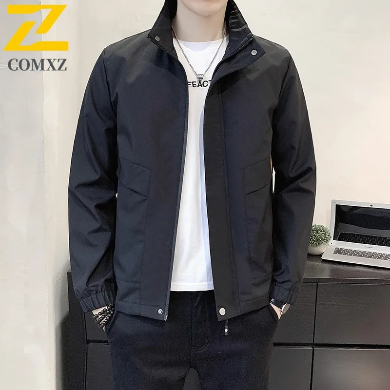 سترة COMXZ 2025 للرجال بياقة واقفة لربيع وخريف الشباب، معطف عصري كاجوال خفيف الوزن