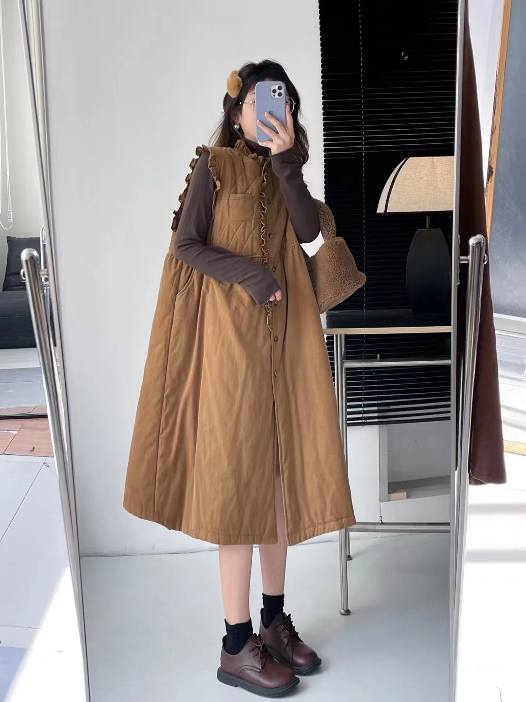 سترة قطنية مبطنة بنقشة مربعات مع أزرار أمامية وحواف دانتيل طويلة على شكل حرف A، تصميم حلو مضاد للشيخوخة للنساء الشابات