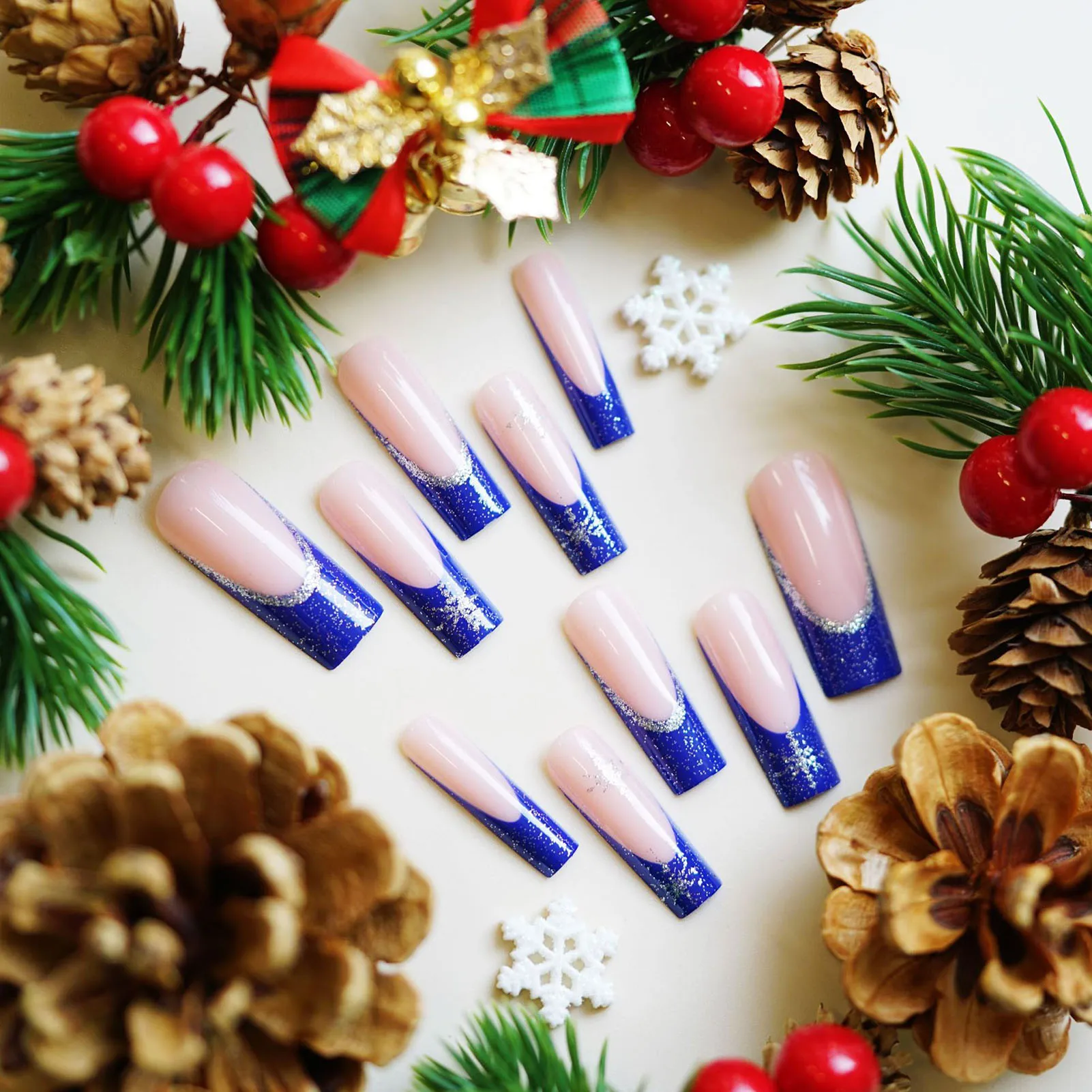 Woman Glossy Press-on Nail Christmas Winter Festival Snowflake Artificial Nail for Hand Decoration Nail Art