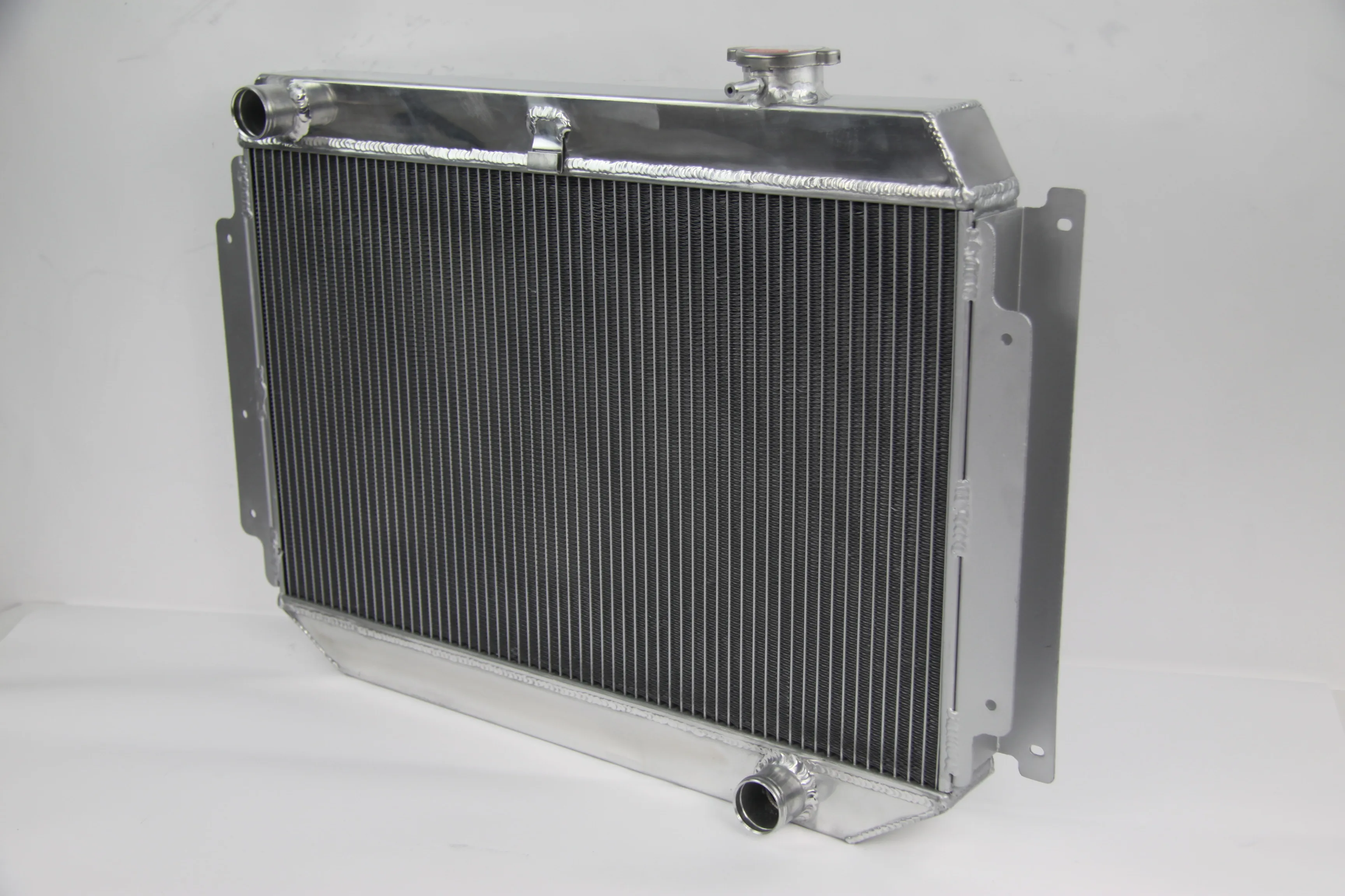 Aluminum Radiator for Holden Kingswood HG HT HK HQ HJ HX HZ V8 Chevy engine MT