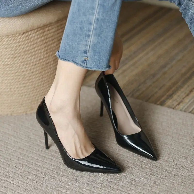 Trendy Nude High Heels 2024 New Minimalist Patent Leather Temperament Pointed Shallow Mouth Versatile High Heels Single Shoe