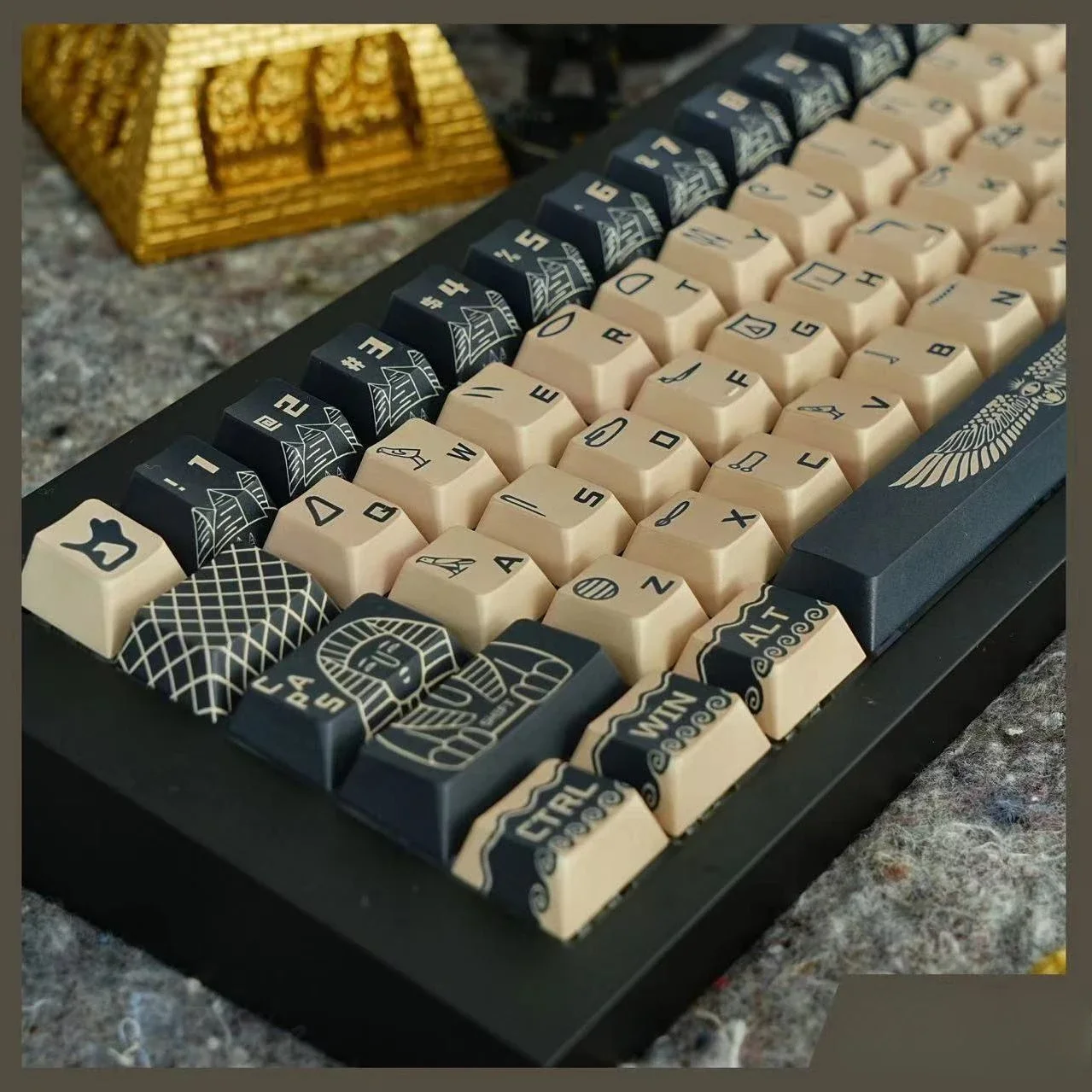 

French King keycaps, original design, full set of original factory height, hot sublimation process PBT material keycaps