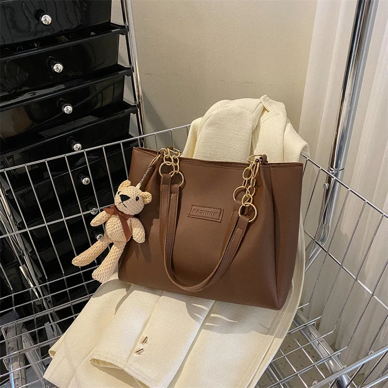 

Designer luxury bag high quality women handbag elegant classic shoulder design durable style for shopping daily wear work or tra