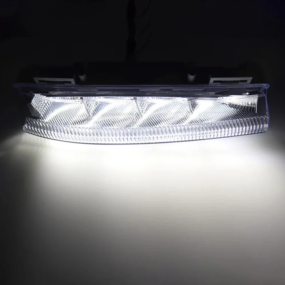 Front Bumper LED DRL Daytime Running Lamp Fog Light A2049068900 A2049069000 For Mercedes-Benz W204 W212 C250 C280 C350 E350