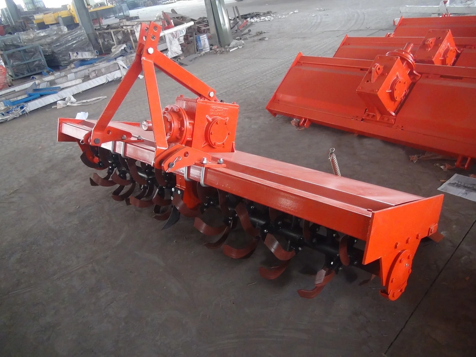 n مزارع مع 15HP 20HP 50HP 12HP مكونات المحرك محراث دوار صيني متعدد الوظائف لجرار زراعي 20-100HP Garde