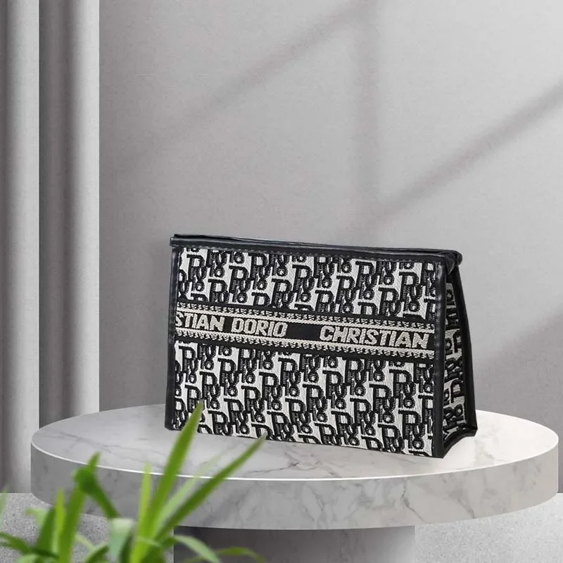 Classic Makeup Bag Portable Waterproof Travel Portable Large Capacity Cosmetic Makeup Brush Storage Bag Toilet Bag