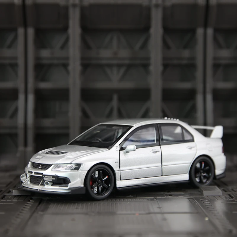 1:32 Mitsubishi EVO 9. a generación, modelo de coche de rally de aleación, colección de adornos, puertas y capó del motor, el maletero se puede abrir