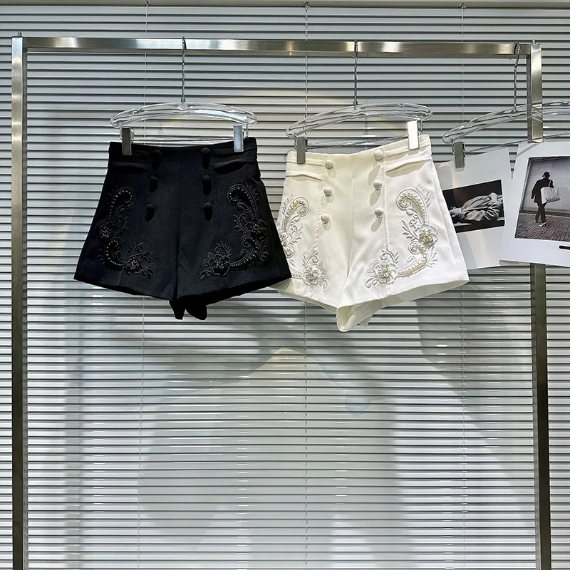 2025 Estate Nuovo stile di ripristino Perla chiodo modello ricamato Temperamento Socialite Elegante pantaloncini di nicchia per le donne