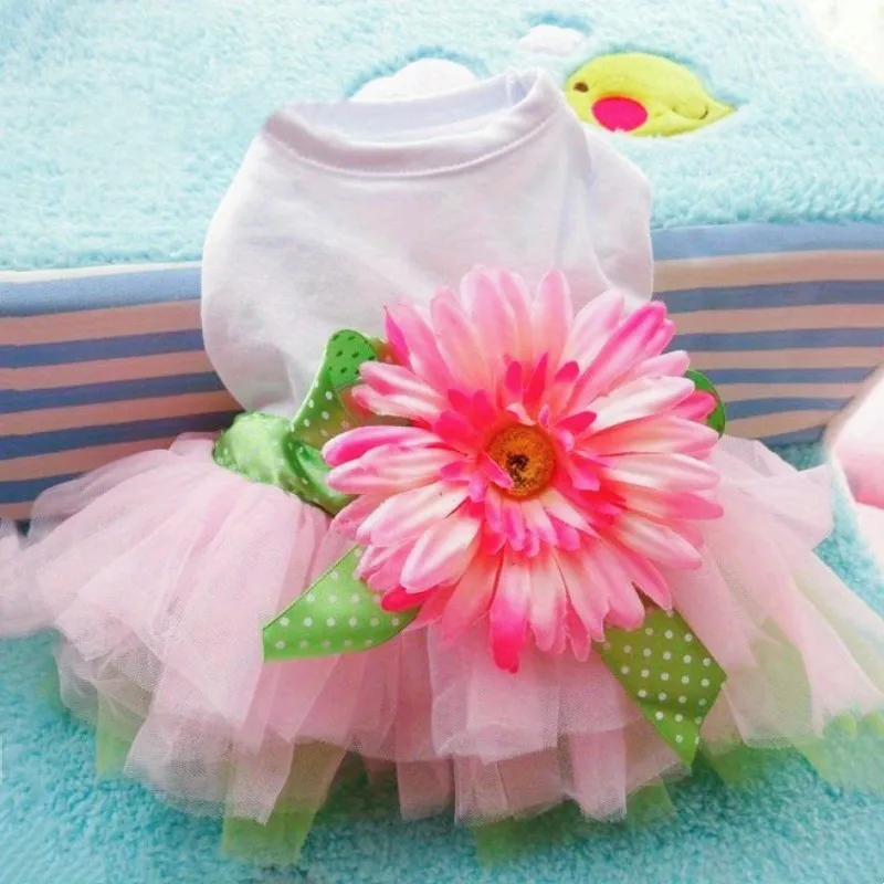 Pet clothing spring/summer Teddy dog dress, puppy clothing decoration, sunflower princess dress, pet use